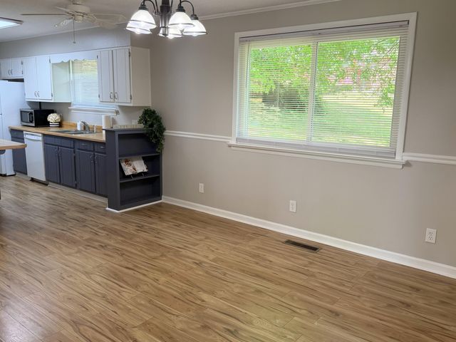 15 Holiday Lane, Chattanooga, TN 37415