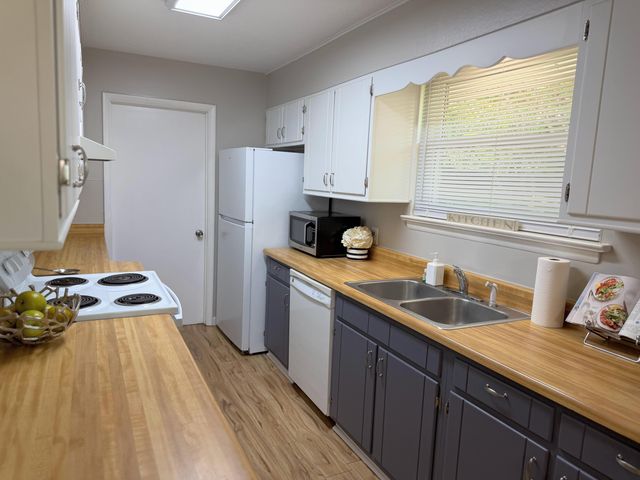 15 Holiday Lane, Chattanooga, TN 37415