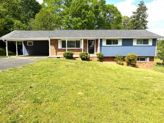 15 Holiday Lane, Chattanooga, TN 37415