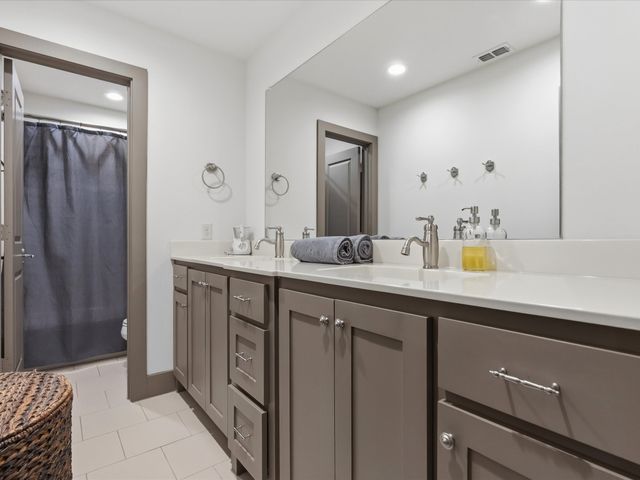 2965 Eric Lane, Farmers Branch, TX 75234