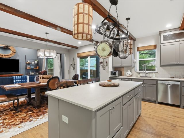 2965 Eric Lane, Farmers Branch, TX 75234