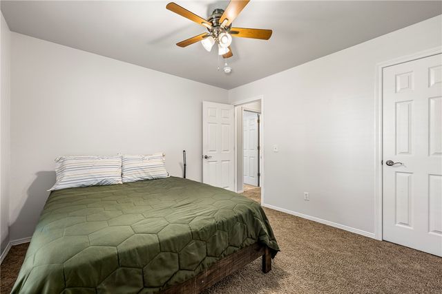 20600 Lakeshore Drive, Springdale, AR 72764