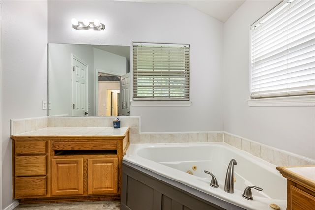 20600 Lakeshore Drive, Springdale, AR 72764