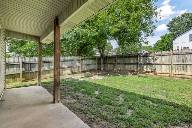 20600 Lakeshore Drive, Springdale, AR 72764