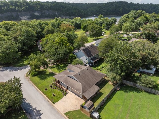 20600 Lakeshore Drive, Springdale, AR 72764