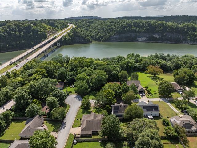 20600 Lakeshore Drive, Springdale, AR 72764