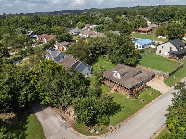 20600 Lakeshore Drive, Springdale, AR 72764