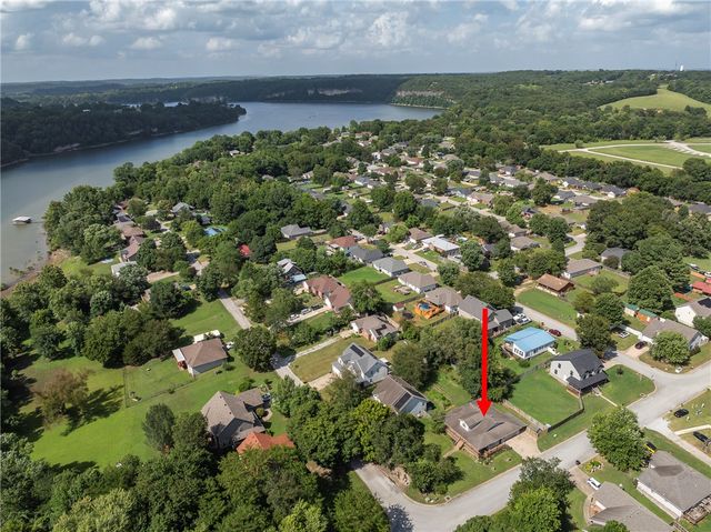 20600 Lakeshore Drive, Springdale, AR 72764