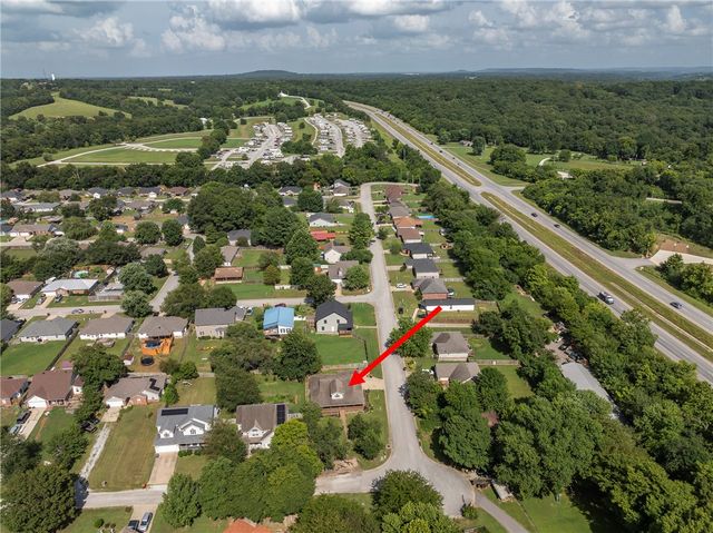 20600 Lakeshore Drive, Springdale, AR 72764