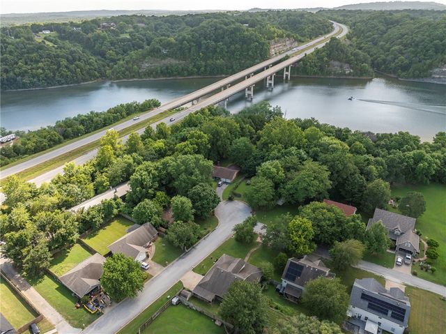 20600 Lakeshore Drive, Springdale, AR 72764
