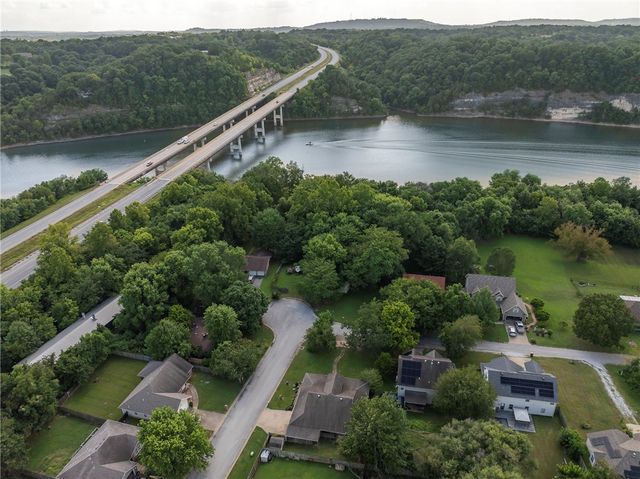 20600 Lakeshore Drive, Springdale, AR 72764