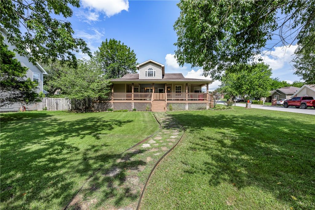 20600 Lakeshore Drive, Springdale, AR 72764