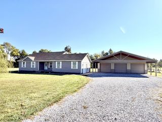 1240 Newton Ln, Oak Grove, KY 42262