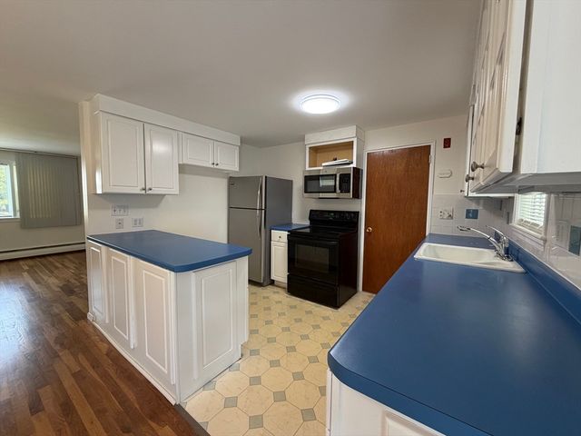 36 Carroll Rd, Woburn, MA 01801