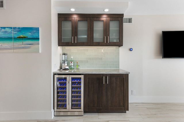 1160 Hillsboro Mile 305, Hillsboro Beach, FL 33062