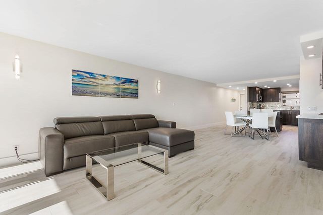 1160 Hillsboro Mile 305, Hillsboro Beach, FL 33062