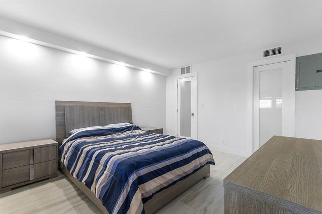 1160 Hillsboro Mile 305, Hillsboro Beach, FL 33062