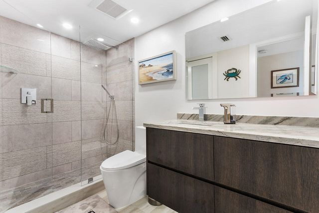 1160 Hillsboro Mile 305, Hillsboro Beach, FL 33062