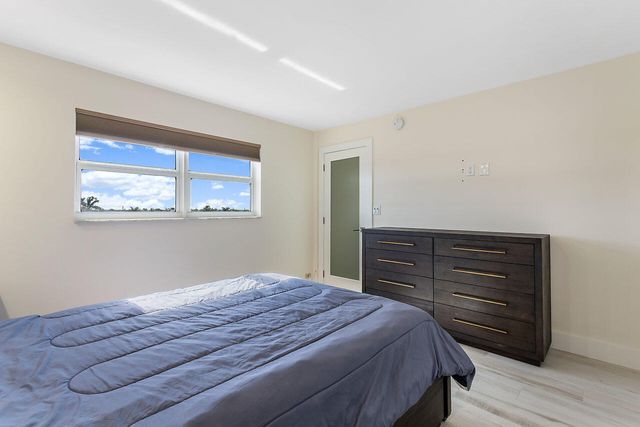 1160 Hillsboro Mile 305, Hillsboro Beach, FL 33062