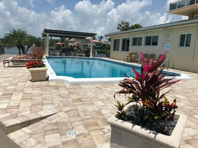 1160 Hillsboro Mile 305, Hillsboro Beach, FL 33062