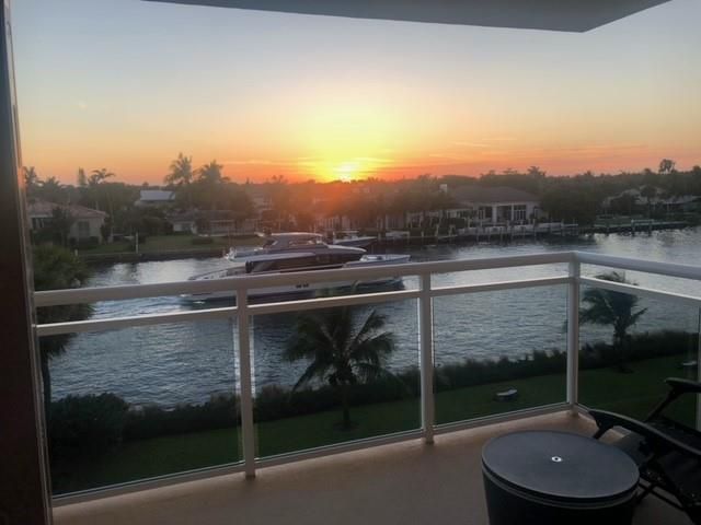 1160 Hillsboro Mile 305, Hillsboro Beach, FL 33062