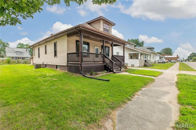 640 E Ferguson Avenue, Wood River, IL 62095