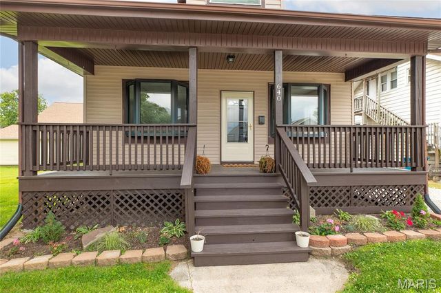 640 E Ferguson Avenue, Wood River, IL 62095