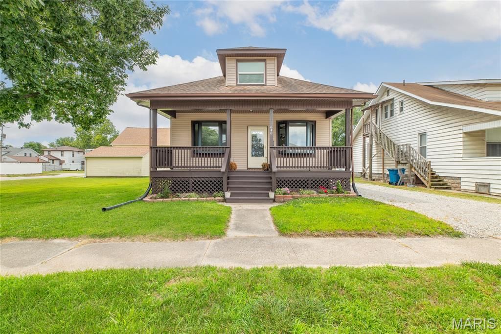 640 E Ferguson Avenue, Wood River, IL 62095