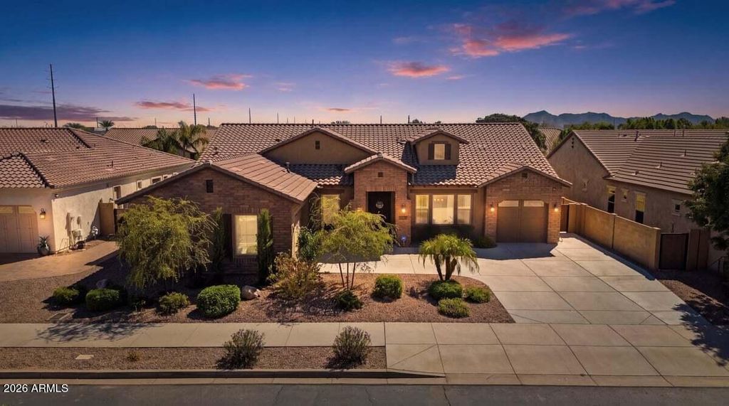 22333 E MAYA Road, Queen Creek, AZ 85142