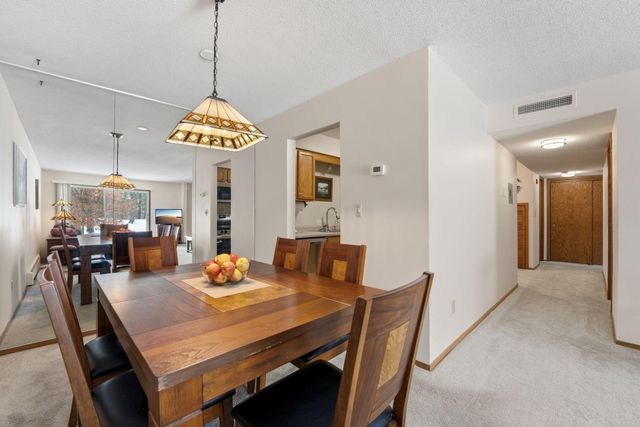 2220 Midland Grove Road 112, Roseville, MN 55113