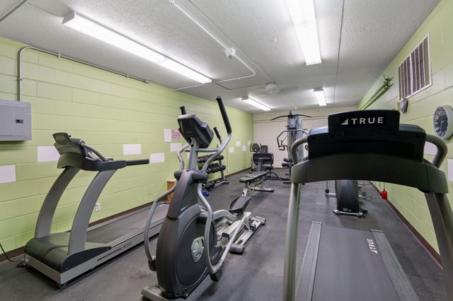 2220 Midland Grove Road 112, Roseville, MN 55113