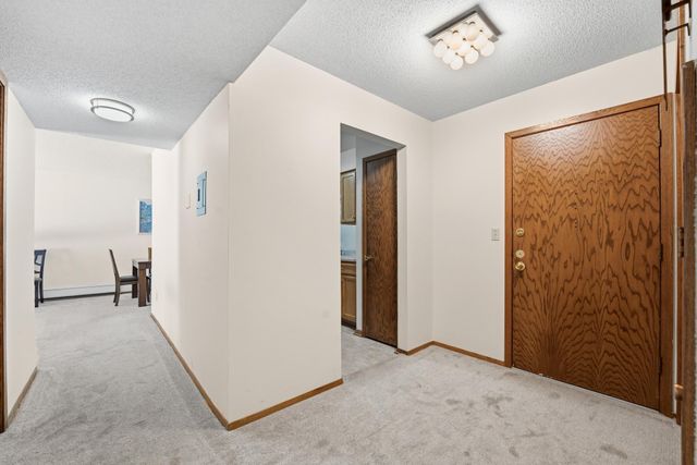 2220 Midland Grove Road 112, Roseville, MN 55113