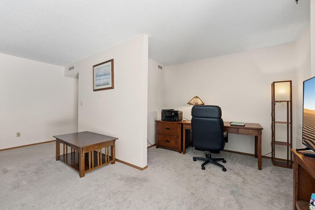 2220 Midland Grove Road 112, Roseville, MN 55113