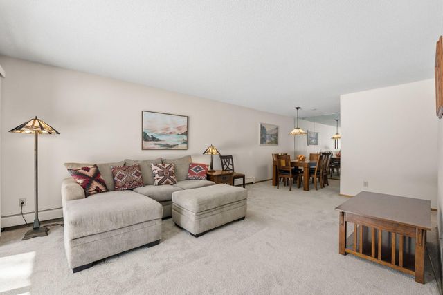 2220 Midland Grove Road 112, Roseville, MN 55113