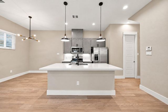 1205 W Tidwell Road, Houston, TX 77091