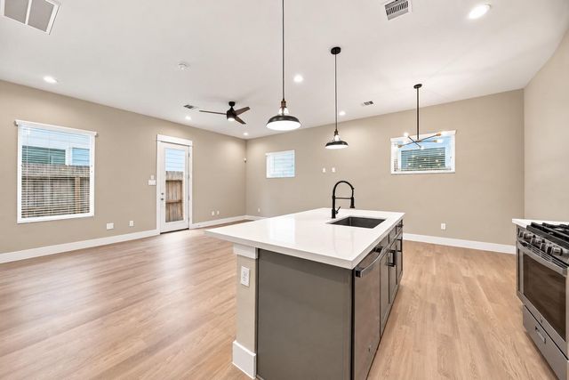 1205 W Tidwell Road, Houston, TX 77091