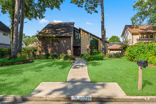 20719 Highland Hollow Lane, Houston, TX 77073
