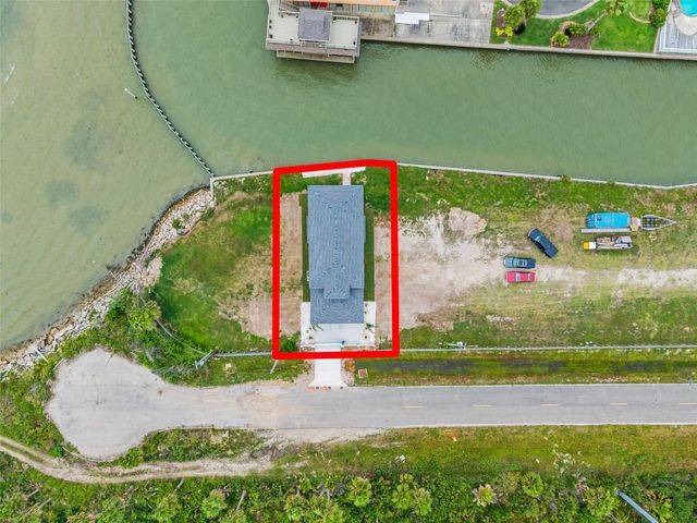 107 Gulf Drive, Tiki Island, TX 77554
