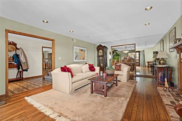 1746 RUDELL Road, Burbank, CA 91501