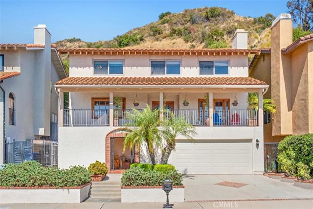 1746 RUDELL Road, Burbank, CA 91501