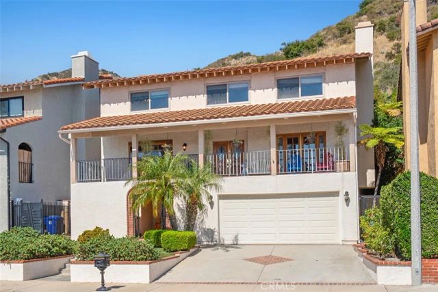 1746 RUDELL Road, Burbank, CA 91501