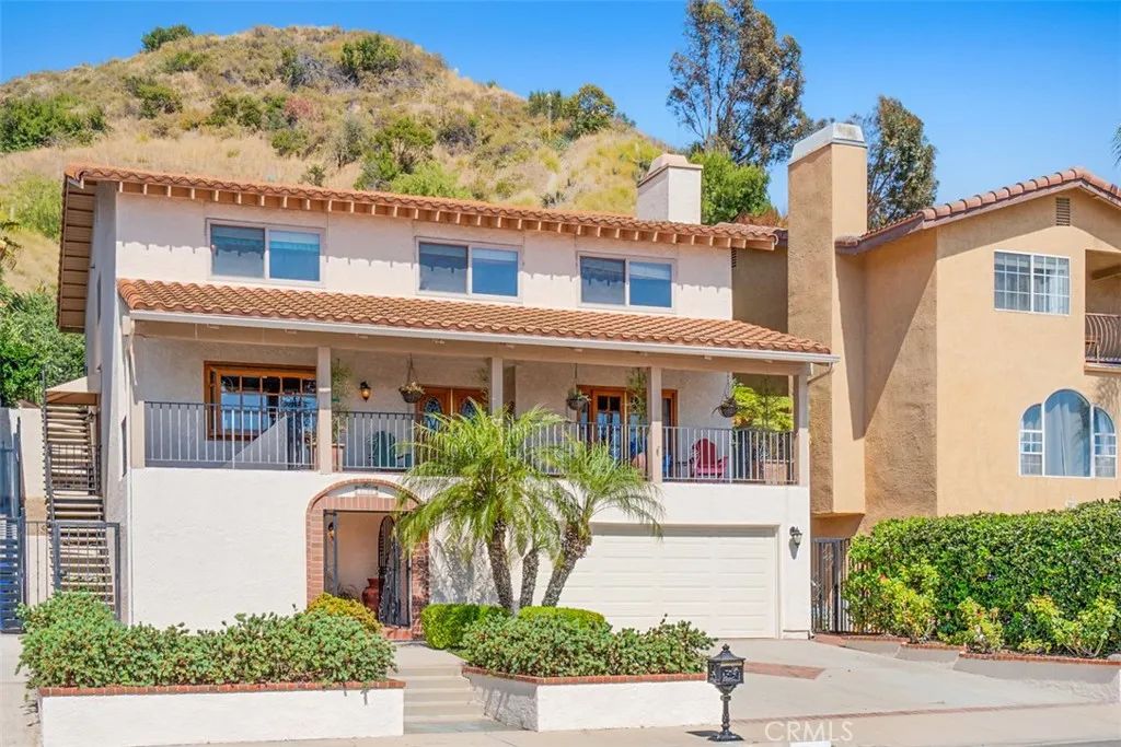 1746 RUDELL Road, Burbank, CA 91501