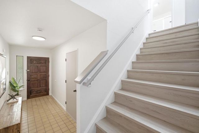 16 Moneta Court, San Francisco, CA 94112