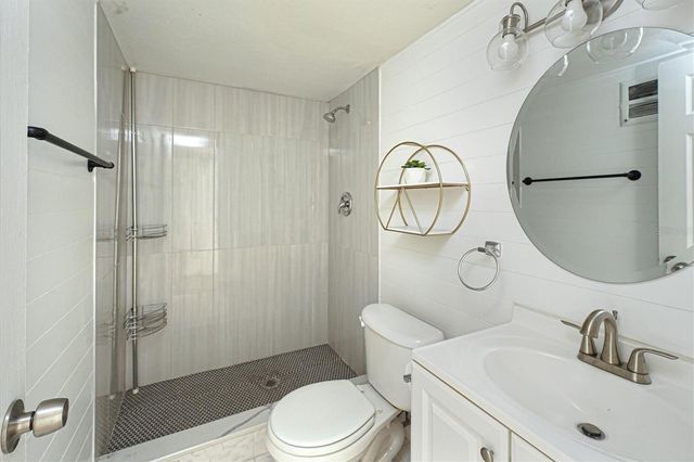 6100 12TH STREET S 220, St Petersburg, FL 33705