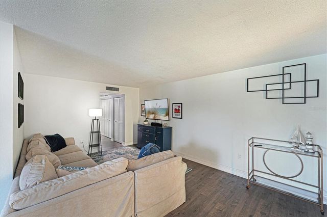 6100 12TH STREET S 220, St Petersburg, FL 33705