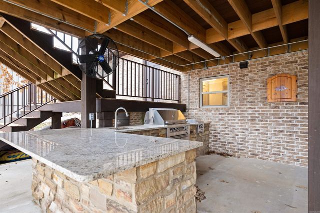 38 Winnebago Circle, Cherokee Village, AR 72529