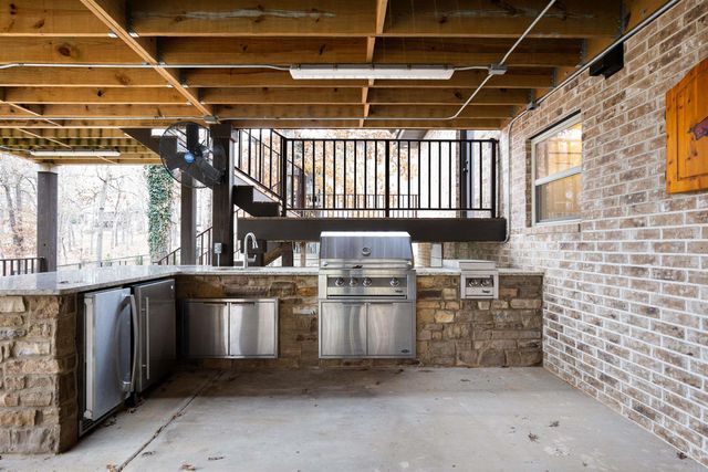 38 Winnebago Circle, Cherokee Village, AR 72529