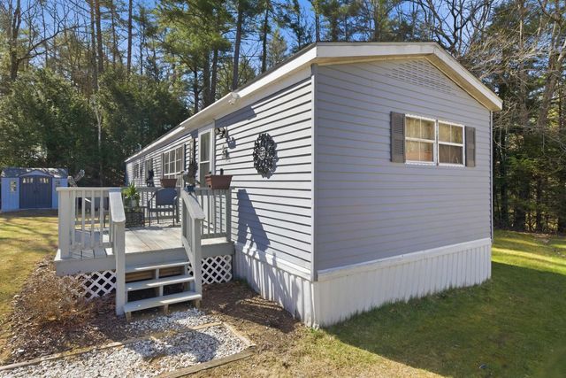22 Brook Circle, Loudon, NH 03307