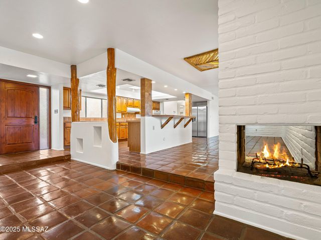 565 W Golf View Drive, Oro Valley, AZ 85737