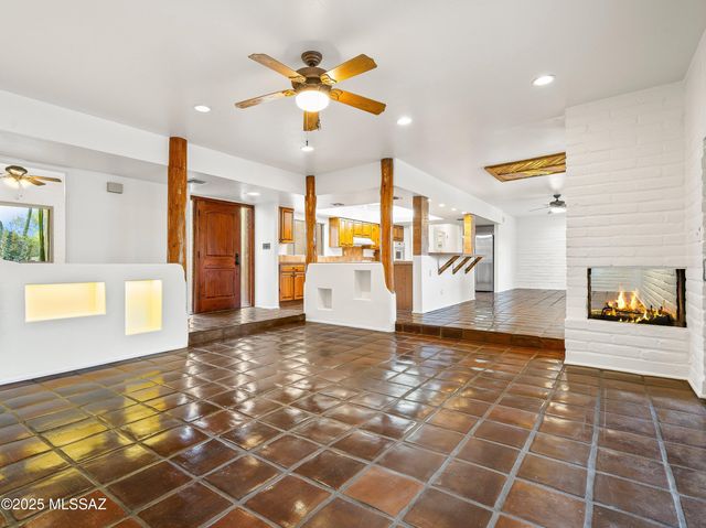 565 W Golf View Drive, Oro Valley, AZ 85737